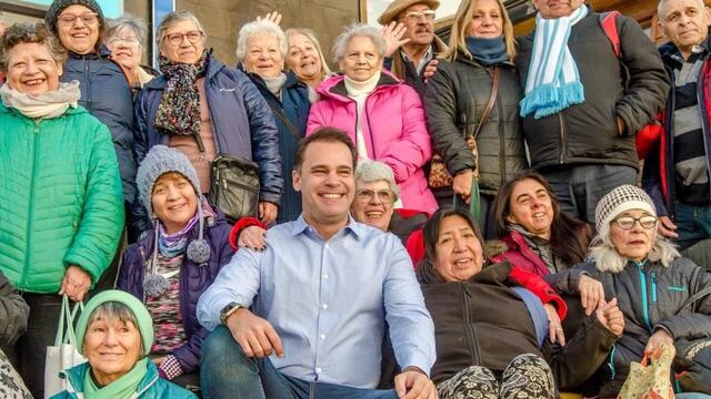 Más de 150 adultos y adultas mayores, una nueva excursión por el Canal Beagle