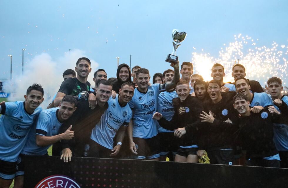 La alegría de Belgrano después de ganar el cuadrangular en Montevideo