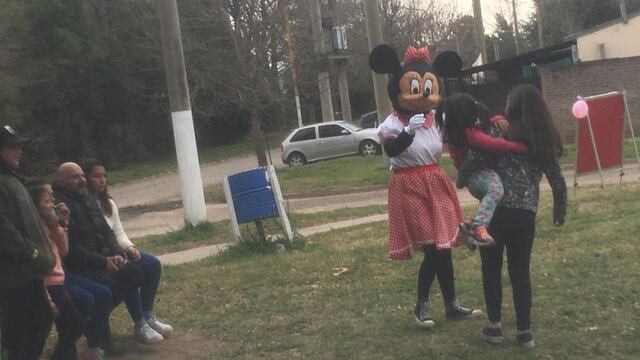 Organizaron juegos por el Día del Niño en el barrio 56 Viviendas (Luci Ayala)