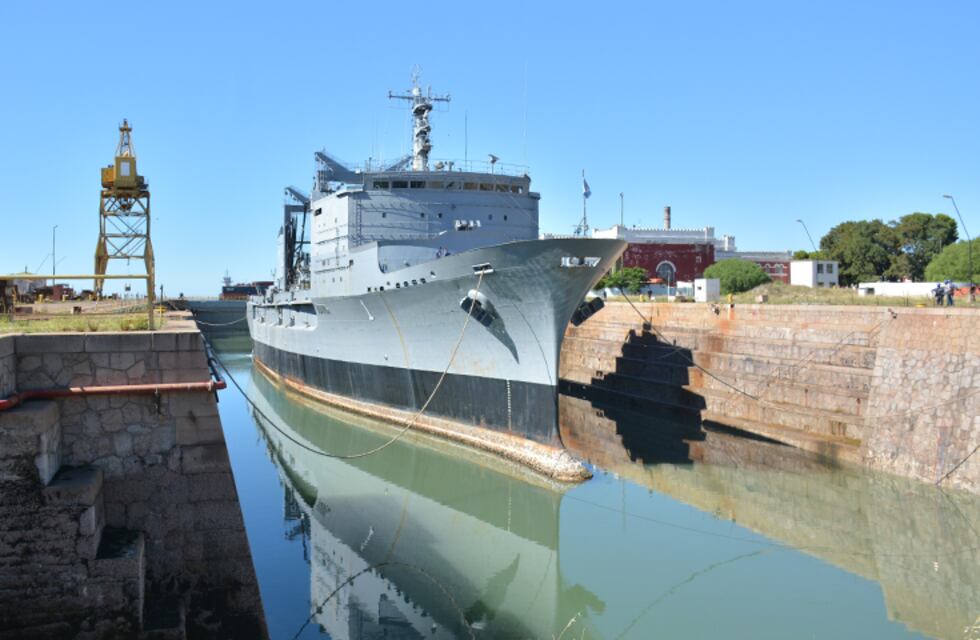 El buque ARA “Patagonia” ingresó a Puerto Belgrano para mantenimiento