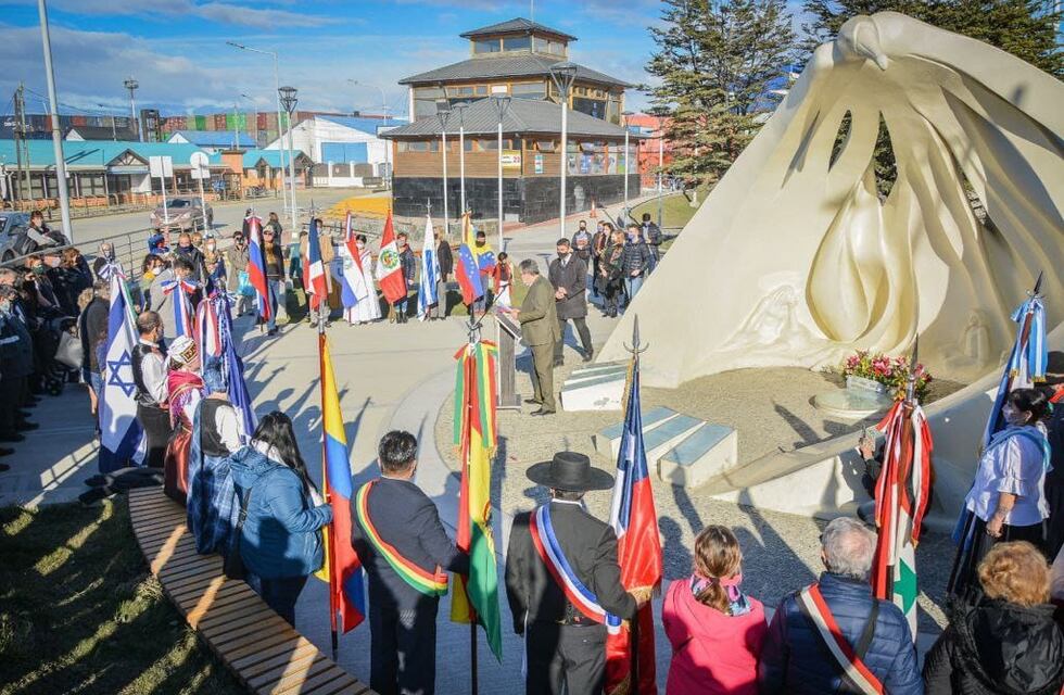 Ushuaia: más de 40 colectividades participaron del acto que realizó la Municipalidad para celebrar el Día del Inmigrante