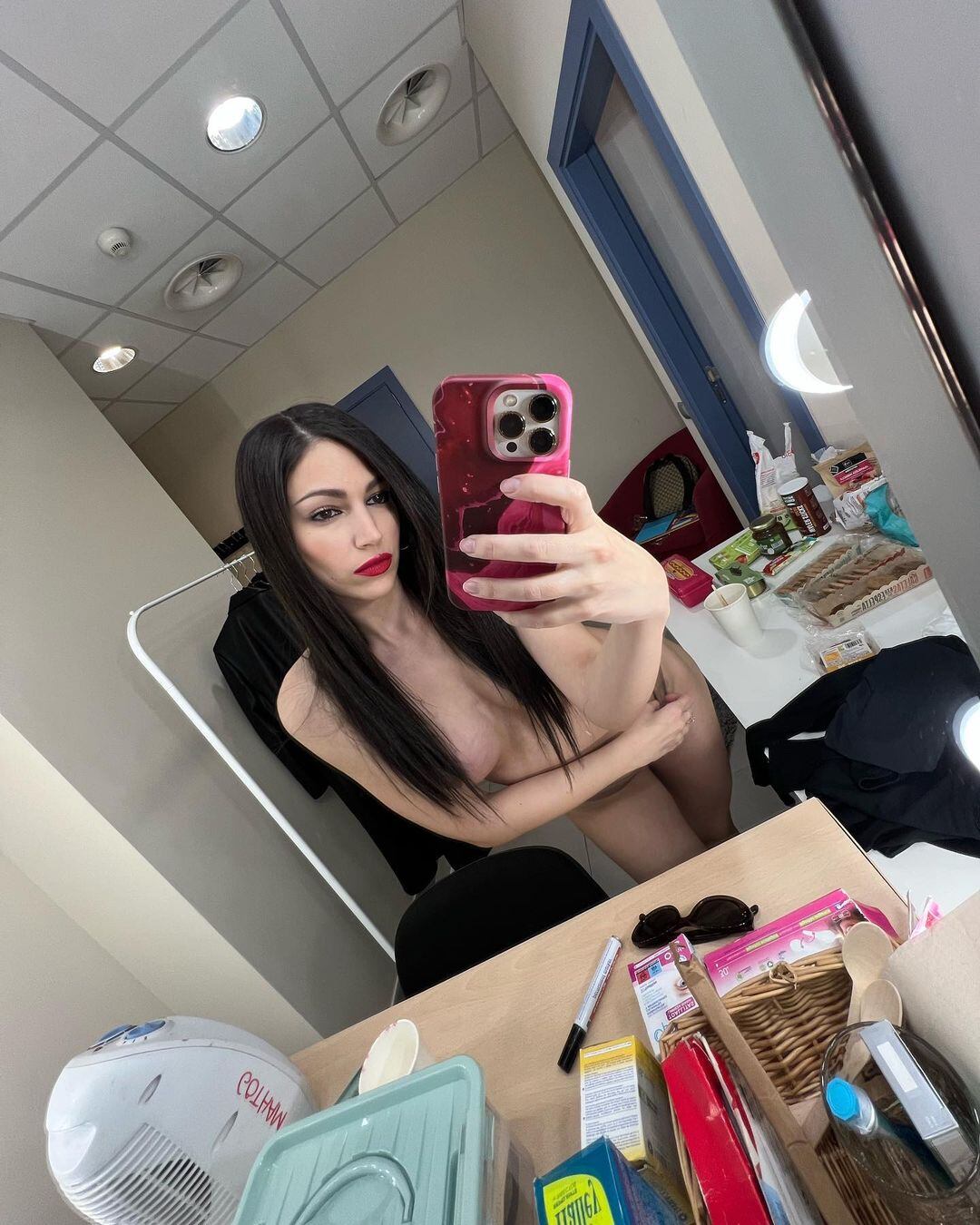 La foto sin ropa de Úrsula Corberó en el camarín