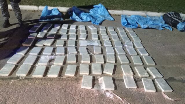 Los panes de droga compactada habían sido repartidos en dos bultos grandes.