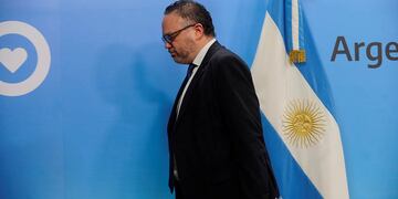 Fernández echó a Kulfas por una denuncia contra funcionarios K: lo reemplaza Scioli, aunque se demora su llegada