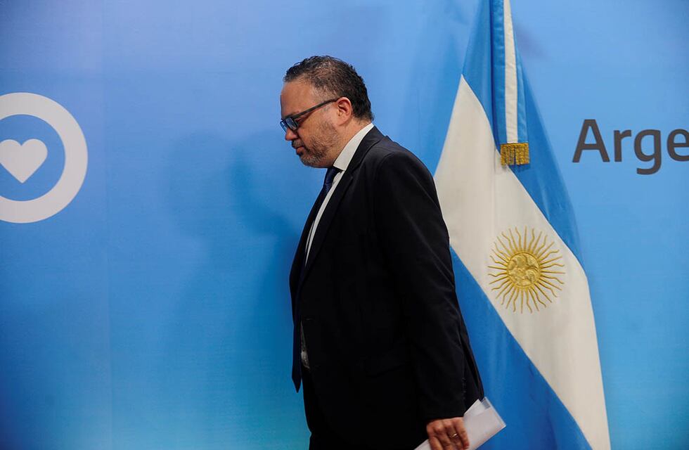 Fernández echó a Kulfas por una denuncia contra funcionarios K: lo reemplaza Scioli, aunque se demora su llegada