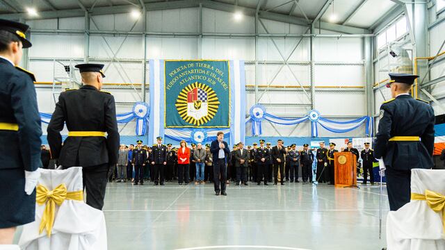 Tierra del Fuego: acto de egreso de oficiales y agentes de policía y del Servicio Penitenciario