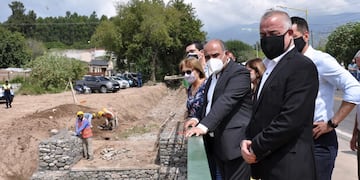 Tafí Viejo: Manzur y Noguera habilitaron el puente sobre el arroyo Nueva Esperanza