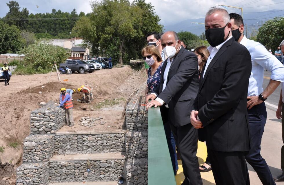 Tafí Viejo: Manzur y Noguera habilitaron el puente sobre el arroyo Nueva Esperanza