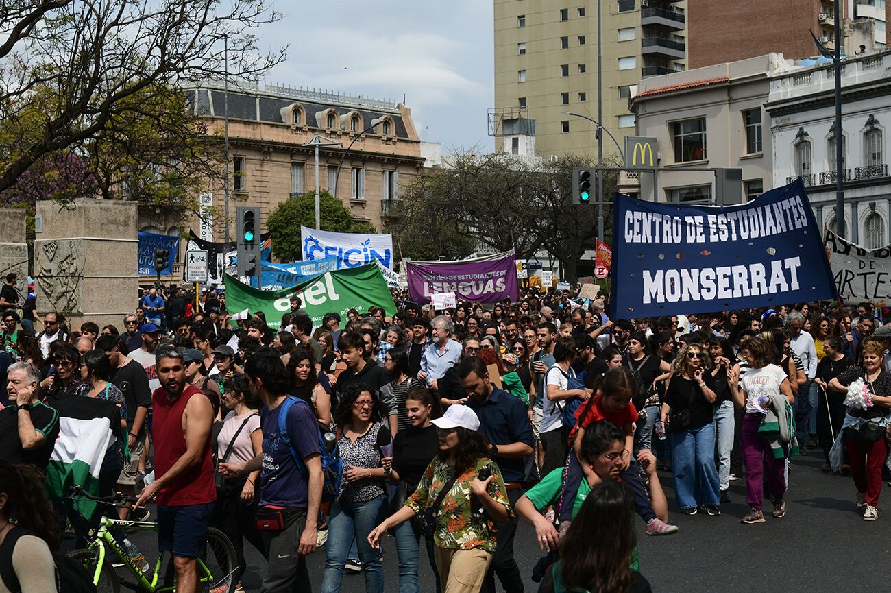 Tercera marcha universitaria tras el veto de  Javier Milei
foto: Ramiro Pereyra / La Voz
