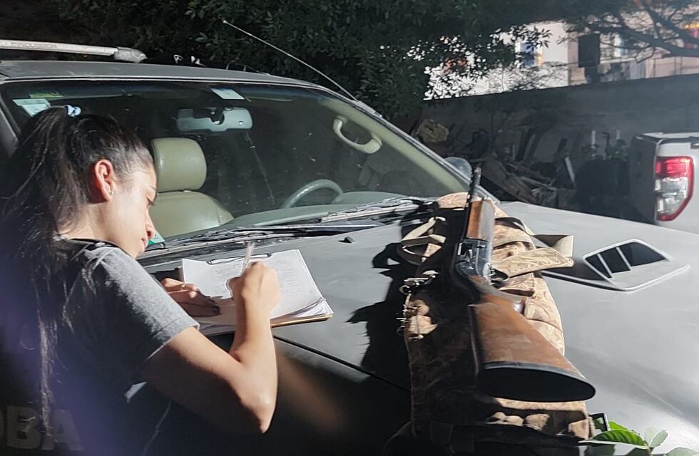 Por un hecho de violencia familiar, allanan un domicilio en Arroyito y secuestran armas