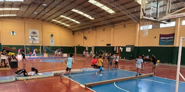Actividades municipales gratuitas en el Polideportivo "Islas Malvinas".