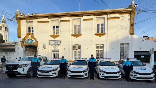 Presentación de patrulleros y una camioneta para la Policía de Punta Alta.