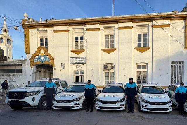Presentación de patrulleros y una camioneta para la Policía de Punta Alta.