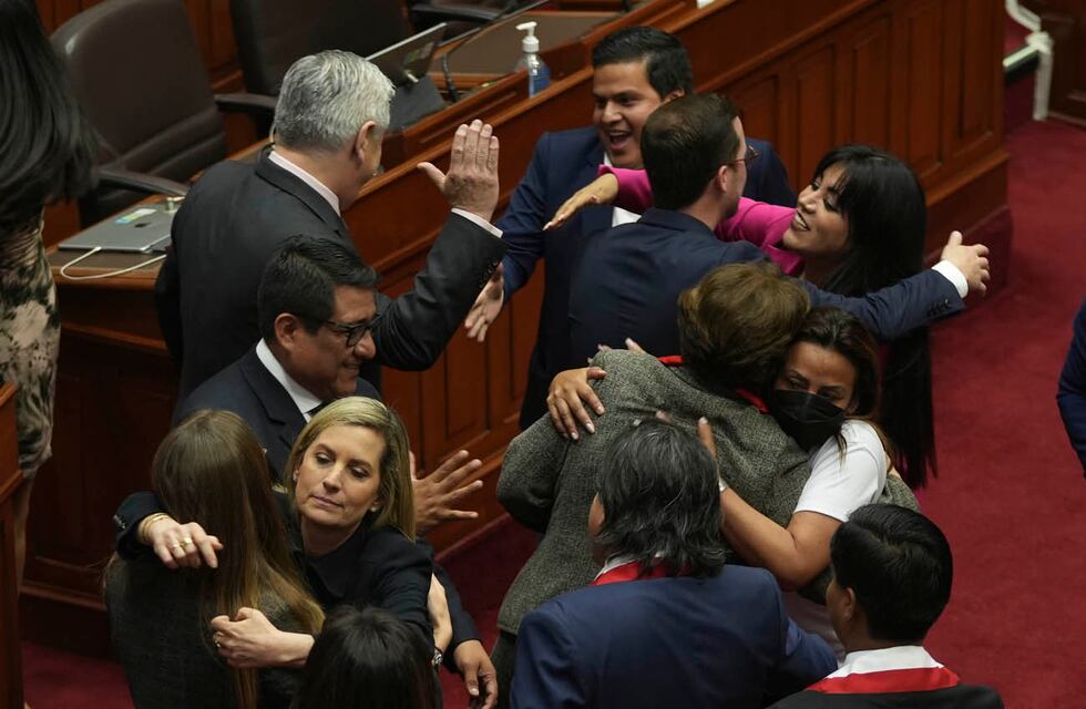 Pedro Castillo fue destituido y Dina Boluarte ya es presidenta: qué pasó en Perú