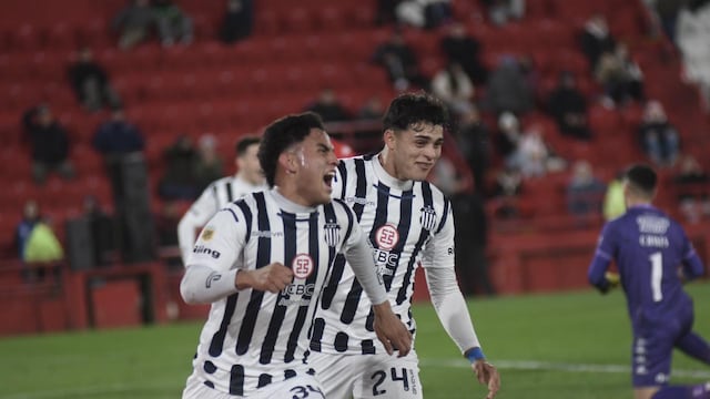 La boca llena de gol para David Romero, con un Talleres que no deja festejar a River (Federico López Claro).