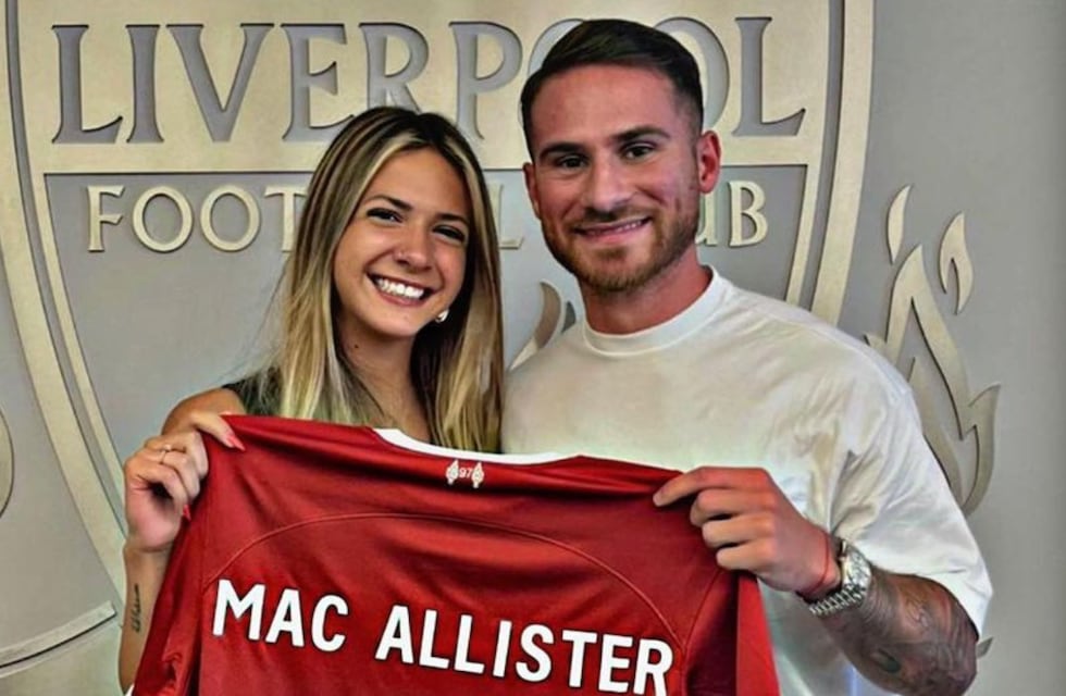 Alexis Mac Allister y Ailén Cova se mostraron armando el arbolito de Navidad y revolucionaron las redes