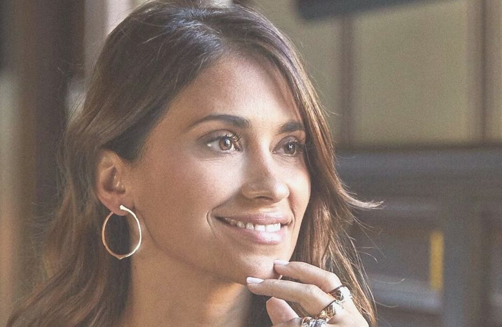 Antonela Roccuzzo probó nuevo look para empezar el día tras el verano europeo