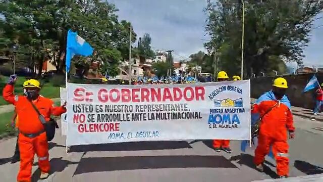 Los mineros de El Aguilar dijeron estar dispuestos a sostener sus demandas con permanencia en la plaza Belgrano o incluso llegar hasta a la Casa Rosada.