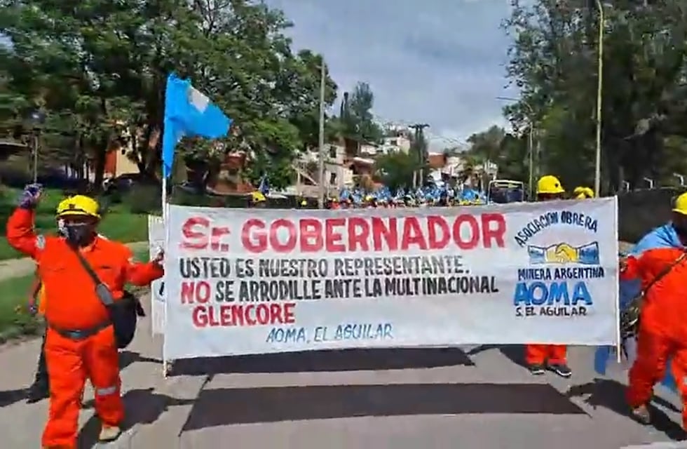 Mineros de El Aguilar rechazan retiros voluntarios y exigen doble indemnización