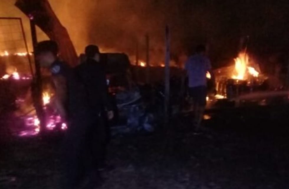 Incendio en dos galpones de garrafas en Irigoyen: hay un lesionado grave e investigan la legalidad del establecimiento