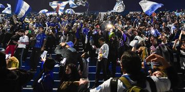 Los hinchas vuelven a las canchas.