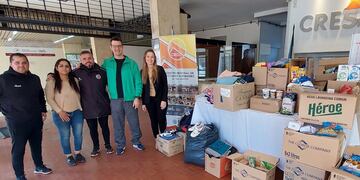 Tres Arroyos Entrega de donaciones recibidas en el 7mo Congreso de Yoga y Meditación
