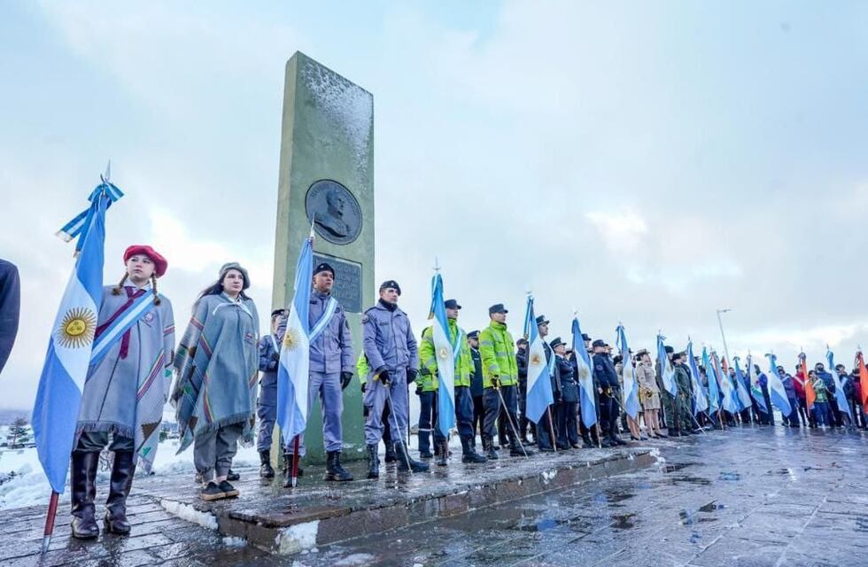 El municipio conmemoró el Día de la Bandera y honró a Manuel Belgrano