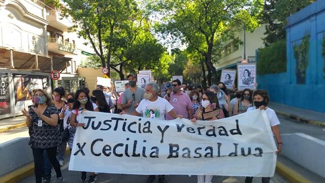 Pedido de justicia por Cecilia Basaldua en Capilla del Monte.