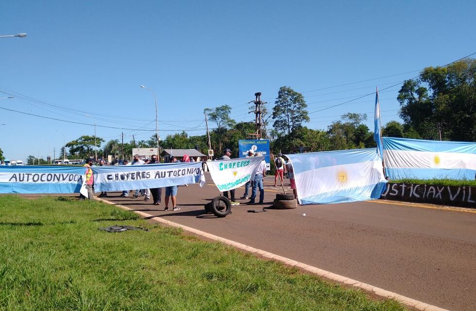 Taxistas y comerciantes de Iguazú se reunieron con autoridades del gobierno provincial