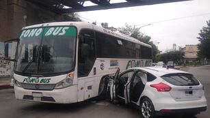 La huida culminó cuando el joven chocó contra un colectivo. (Foto: Policía de Córdoba)