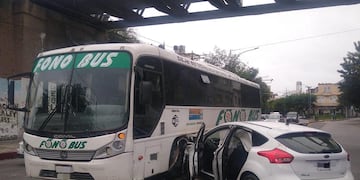 La huida culminó cuando el joven chocó contra un colectivo. (Foto: Policía de Córdoba)