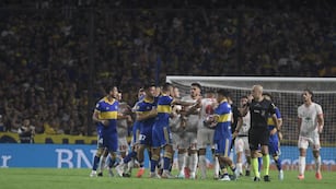 Duelo entre Boca e Instituto en La Bombonera. (Federico López Claro / La Voz)