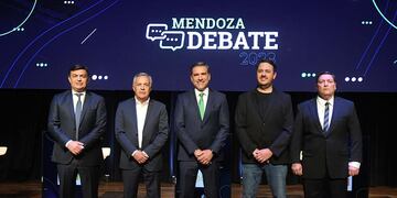 MENDOZA DEBATE, Primer debate único y obligatorio con los candidatos a Gobernador de Mendoza: Omar De Marchi; Alfredo Cornejo, Mario Vadillo,  Lautaro Jiménez  y Omar Parisi en el  Espacio Cultural Julio Le Parc.
Foto: José Gutierrez / Los Andes