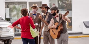 Fondos y premios para artistas locales.