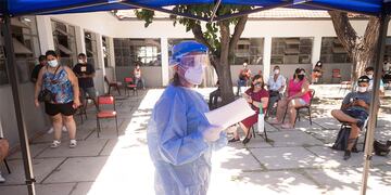 El Ministerio de Salud informó que hasta la fecha en Mendoza se registraron 234.331 casos positivos confirmados de Covid-19. Ignacio Blanco/Los Andes