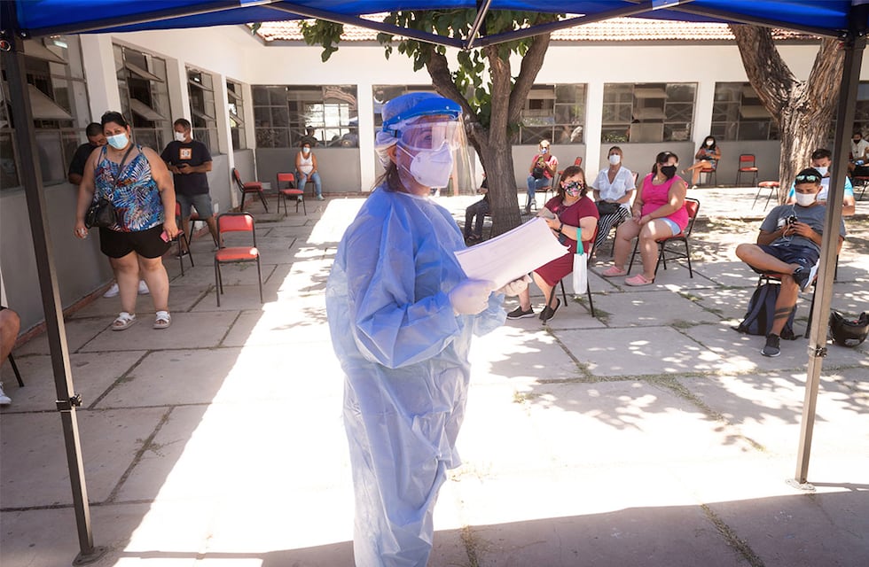 Coronavirus en Mendoza: este miércoles hubo 4.657 nuevos casos y 3 muertos