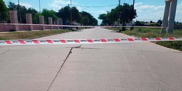 Por las altas temperaturas se levantó el pavimento en la ciudad de Frías.