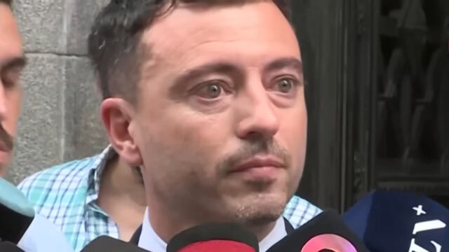 El jefe del bloque radical fue increpado por un colectivero en Buenos Aires.