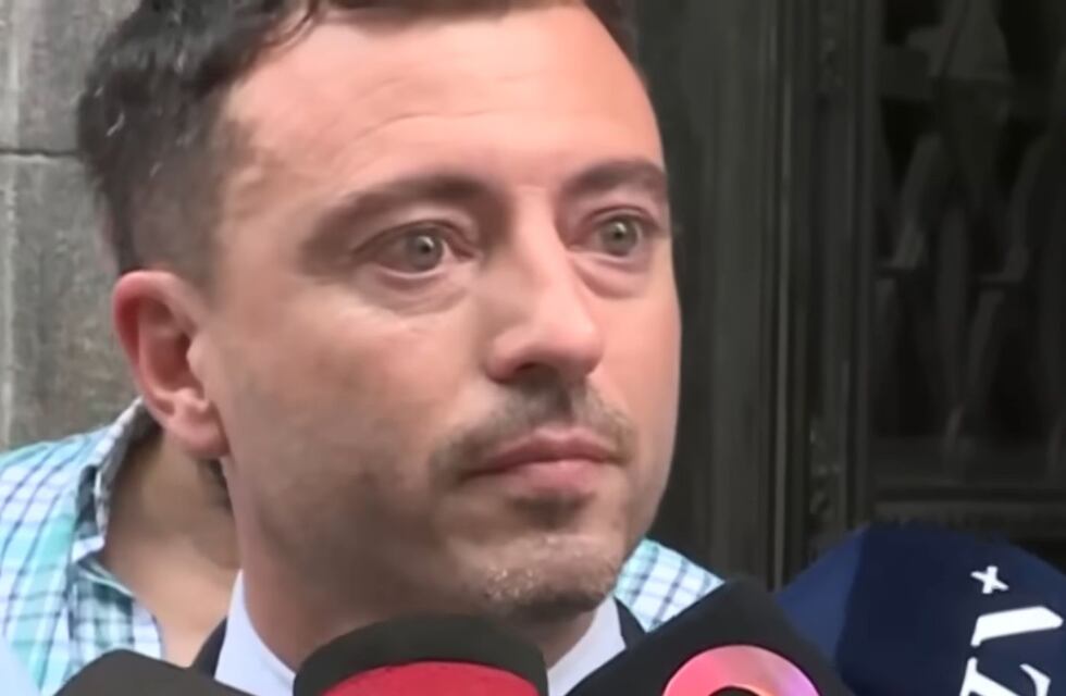 De Loredo fue increpado por un colectivero en Buenos Aires: “Vas a la marcha y no das quorum...”