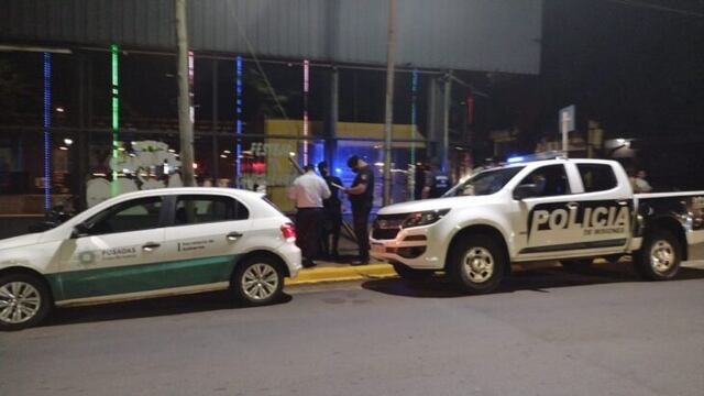 Bowling Strike: fiestas clandestinas, desmanes y alcohol son las postales de la reapertura del local.