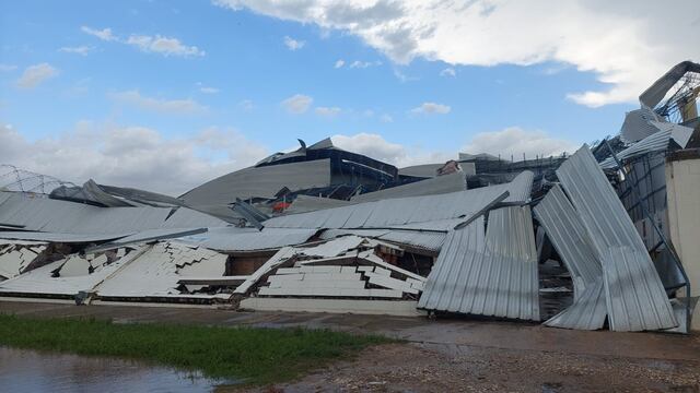 Tormenta en Córdoba: el fuerte viento generó destrozos en La Playosa.