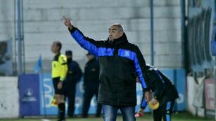 Con Iván Delfino como DT, Estudiantes de Río Cuarto sigue invicto en la ronda de revanchas de la Primera Nacional (Tomás Fragueiro / La Voz)