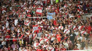 Talleres y River jugaron a estadio colmado en el Kempes. (La Voz).