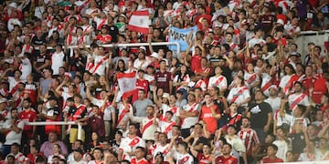 Talleres y River jugaron a estadio colmado en el Kempes. (La Voz).