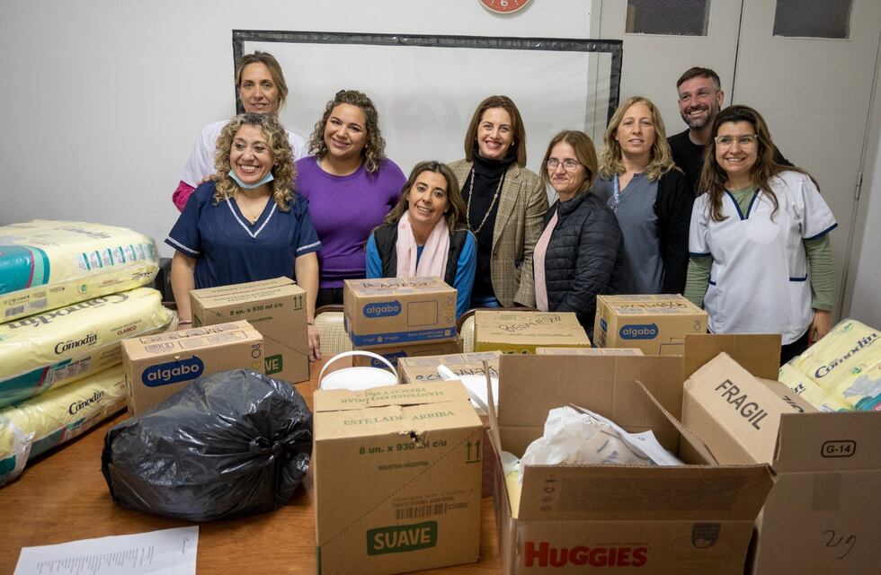 El Municipio y Comerciantes Unidos entregaron donaciones a la Residencia de Adultos Mayores