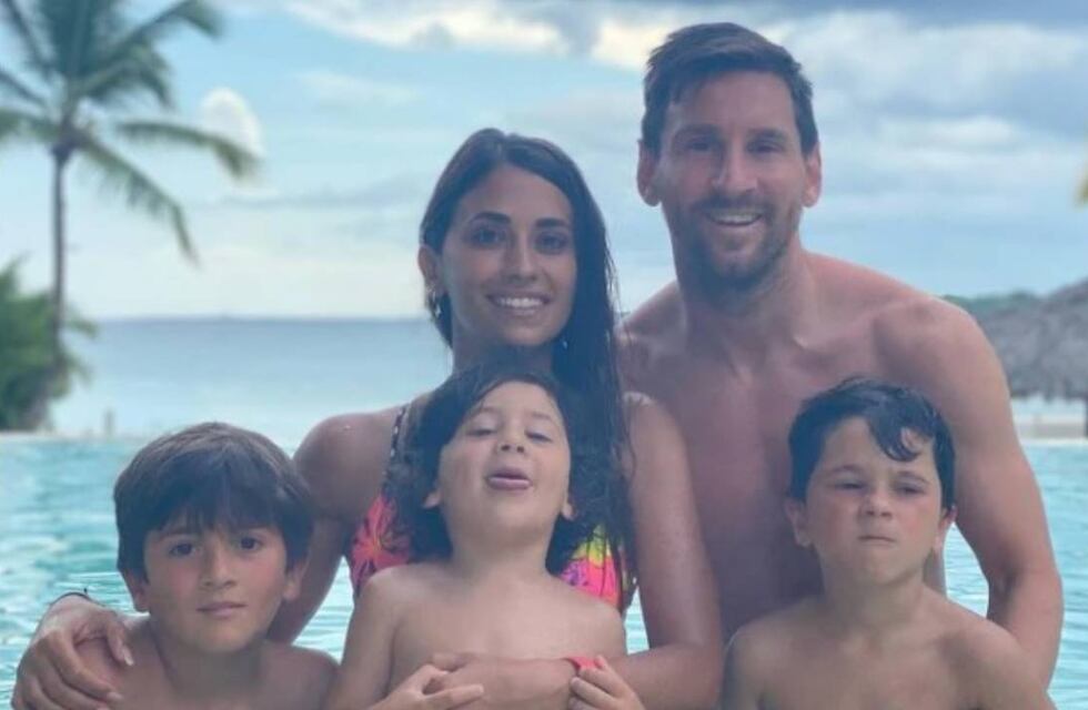 Enamoradísimos: el romántico video Lionel Messi y Antonela Roccuzzo en la pileta