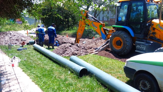Un equipo de Agua Potable de Jujuy reparó y mejoró el sistema de provisión para familias de Marcelino Vargas y Los Perales de la ciudad capital.