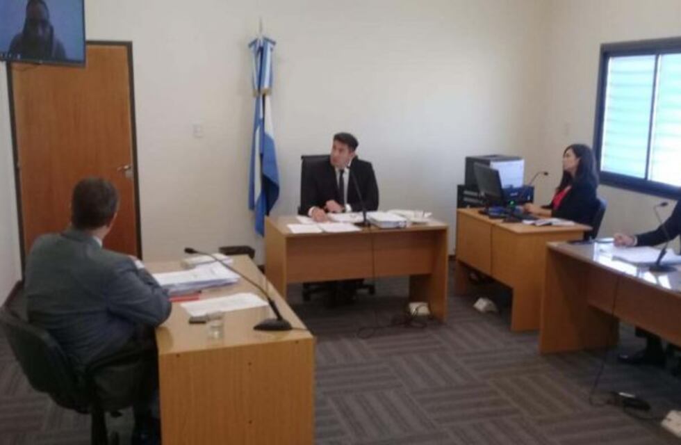 Tajeó y golpeó salvajemente a su novia, y un juez lo dejó libre