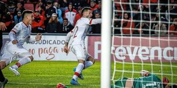 Huracán derrotó 1 a 0 a Colón