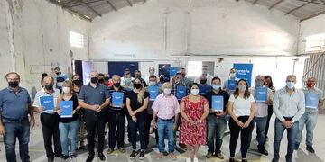 Alcides Calvo participó de la firma de convenios entre clubes y la Provincia